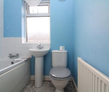 2 bedroom terraced house to rent - Photo 2