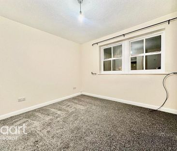 2 bedroom semi-detached house to rent - Photo 6