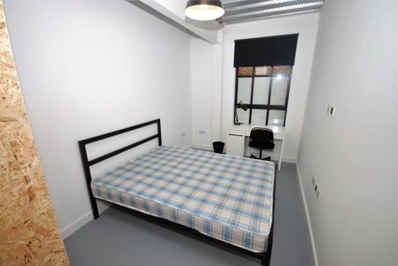 5 bedroom flat to rent - Photo 2