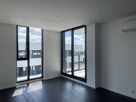 TWO BEDROOM APARTMENT IN CENTRAL LOCATION - Photo 1