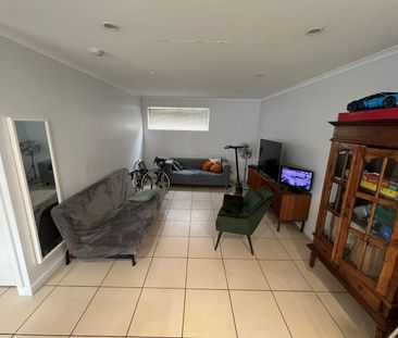 4/739 Logan Road, Greenslopes QLD 4120 - Studio For Rent | Domain - Photo 1