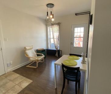 Semi meublé, chauffage eau chaude + wifi inclus avec grand balcon - Photo 2