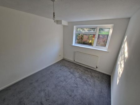 1 bedroom ground floor flat to rent - Photo 5