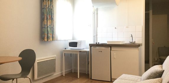 Location Appartement 1 pièce 16m² CHASSENEUIL DU POITOU 86360 - Photo 2