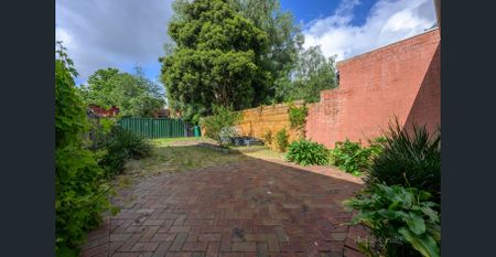 Victorian Terrace Splendour - Photo 3