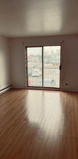 Beau modèle 41/2 @ Vanier À LOUER - Photo 1