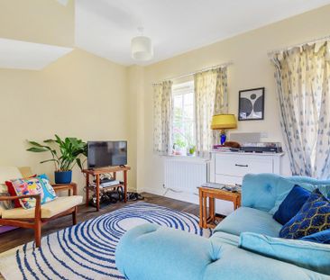 2 bedroom end of terrace house to rent - Photo 2