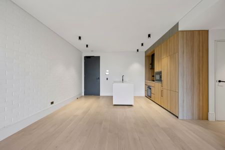 Designer Apartment in the Heart of Bondi Junction - Photo 4