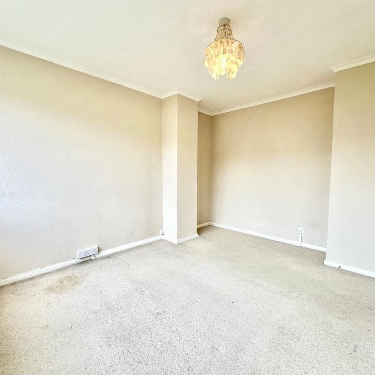 3 bedroom end of terrace house to rent - Photo 1