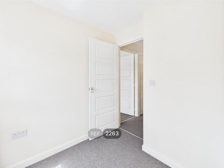 2 bedroom terraced house to rent - Photo 4