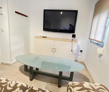 Piso de alquiler en Avenida Virgen de Los Reyes, Centro - Doña Merc... - Photo 3