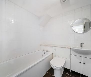 2 bedroom end of terrace house to rent - Photo 5