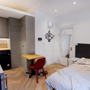 SOME BILLS INCLUDED - Spacious Semi-Studio in Kensington, London SW7 - Photo 2