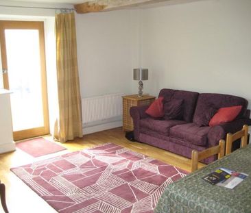4 bedroom semi-detached house to rent - Photo 3