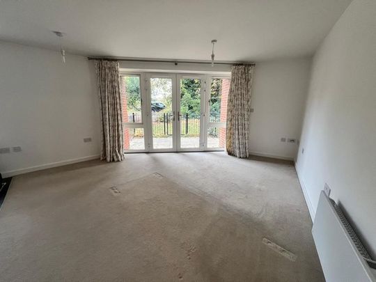2 bedroom ground floor flat to rent - Photo 1