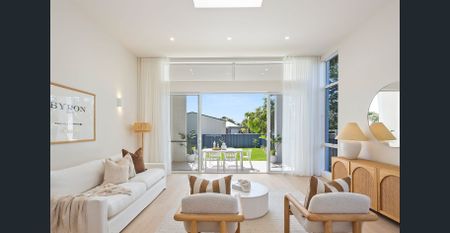 DESIGNER DUPLEX IN PRIME COASTAL SETTING - SIX MONTH LEASE - Photo 5