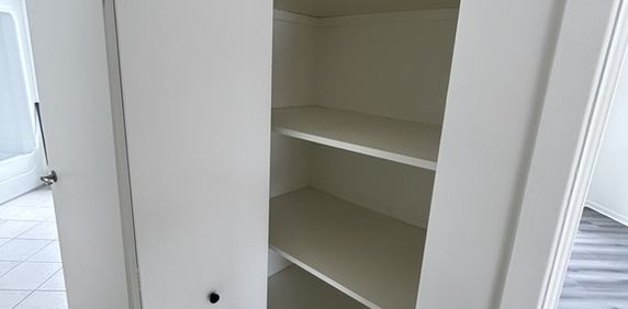 Grand 4½ Entièrement Rénové - Photo 2