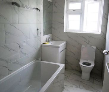 4 bedroom semi-detached house to rent - Photo 5