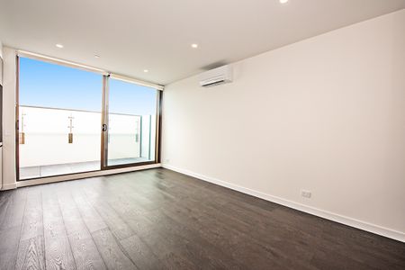 210/240 McKinnon Road, McKinnon VIC 3204 - Apartment For Rent | Domain - Photo 2