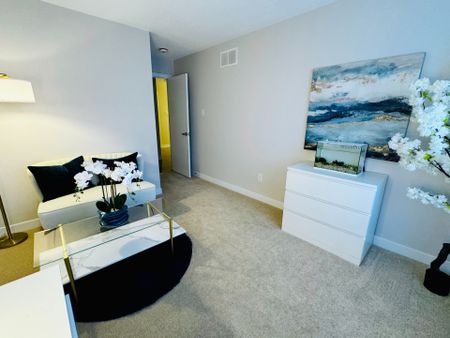 For Lease - 431 Epoch Street, Barrhaven, Ontario - Photo 3