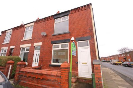 2 bedroom terraced house to rent - Photo 4