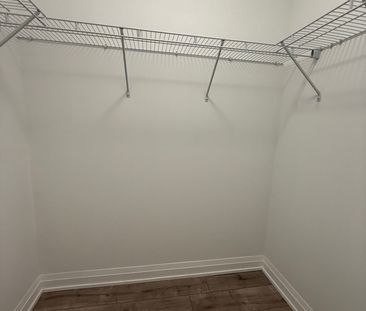 For Lease - 412 Silver Maple Road, Oakville, Ontario - Photo 4