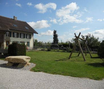 CHARMING 7½-ROOM DUPLEX - Photo 2