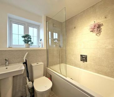 4 bedroom detached house to rent - Photo 3