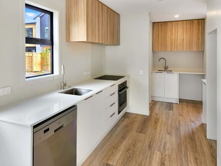 Tidy Townhouse in Wainui! - Photo 3