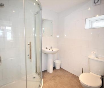 4 bedroom terraced house to rent - Photo 2