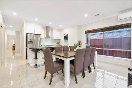 “Spacious 4 Bedroom Family Home for Rent in Arndell Park Estate, Truganina – Beautifully Upgraded & Move-In Ready” - Photo 5