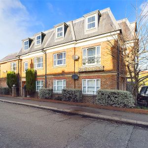 Station Road Hampton - 1 bedroomProperty for lettings - Chasebuchanan - Photo 2