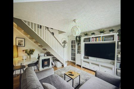 1 Bed Terraced House, Shawley Croft, B27 - Photo 3