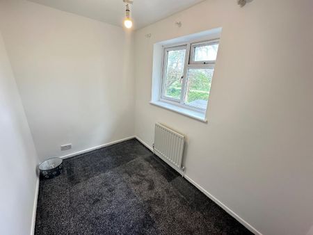 2 bedroom end of terrace house to rent - Photo 4