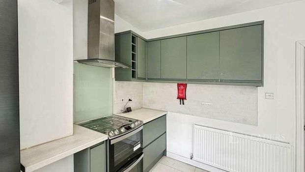 Tudor Road, Luton, Bedfordshire, LU3 - Photo 1