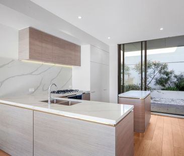 Tri-Level Townhouse I Near New Condition I Double Parking Space - Photo 5