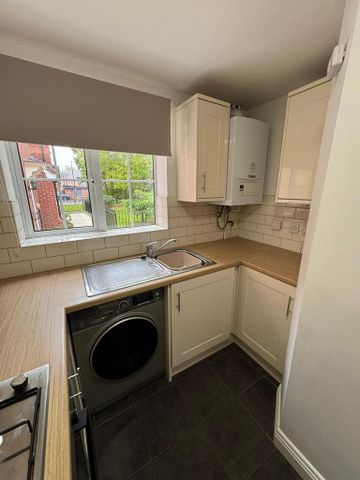 2 bedroom terraced house to rent - Photo 4
