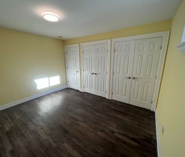 For Lease - 994 Garrard Avenue, Mississauga, Ontario - Photo 4