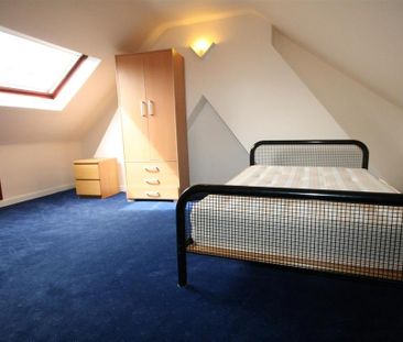 5 bedroom semi-detached house to rent - Photo 4