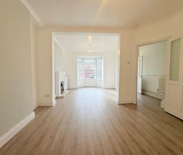 4 bedroom terraced house to rent - Photo 2