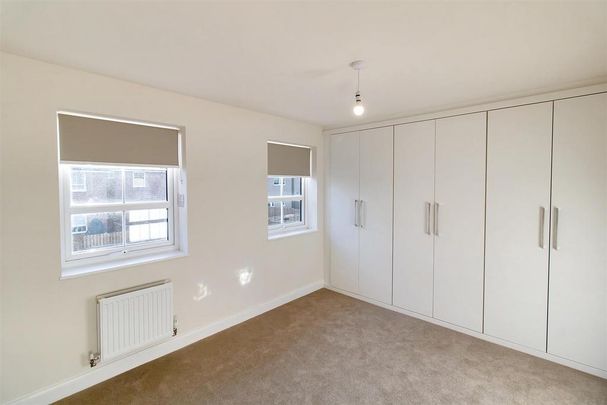 3 bedroom townhouse to rent - Photo 1