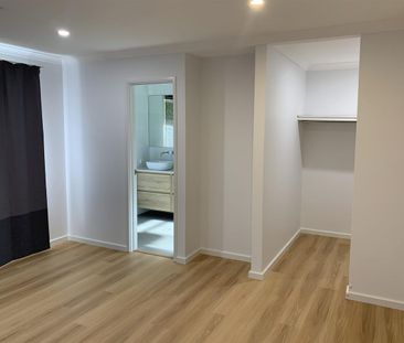 FAMILY HOME IN ROSSMOYNE HIGH SCHOOL ZONE - Photo 3