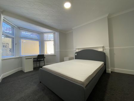 Cathays Terrace, Cathays - Photo 3