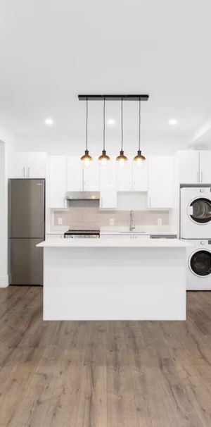 3 1/2 Apartment Near Metro Villa-maria - Photo 1