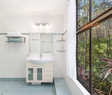 Fully furnished private garden apartment - Photo 1