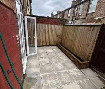 3 bedroom terraced house to rent - Photo 4