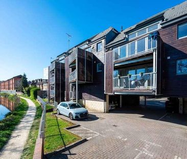 Walnut Tree Close, Guildford, GU1 - Photo 2