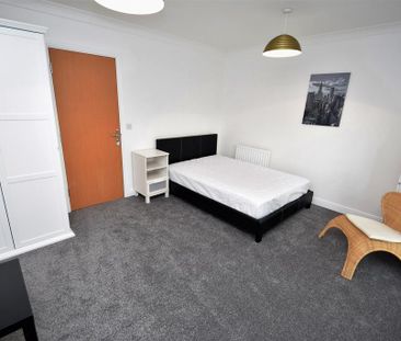 4 bedroom townhouse to rent - Photo 4