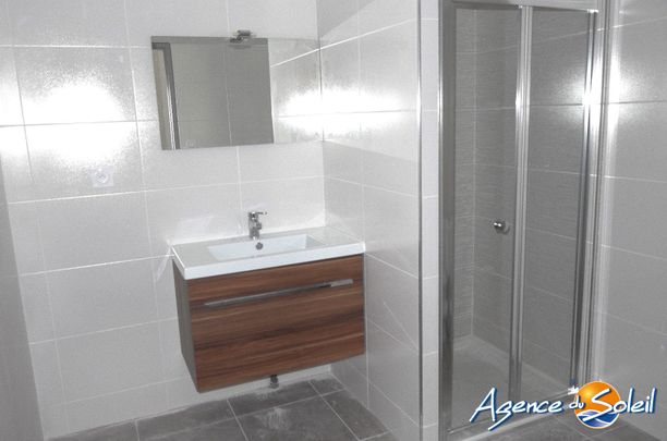 Location Appartement 2 pièces 43m² PORT LA NOUVELLE 11210 - Photo 1