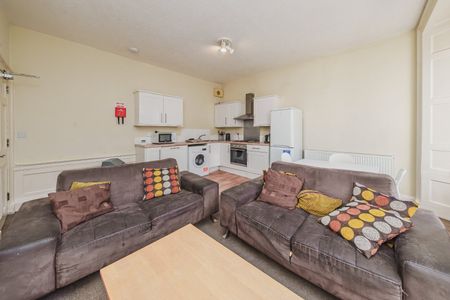 3 bedroom apartment to rent - Photo 3